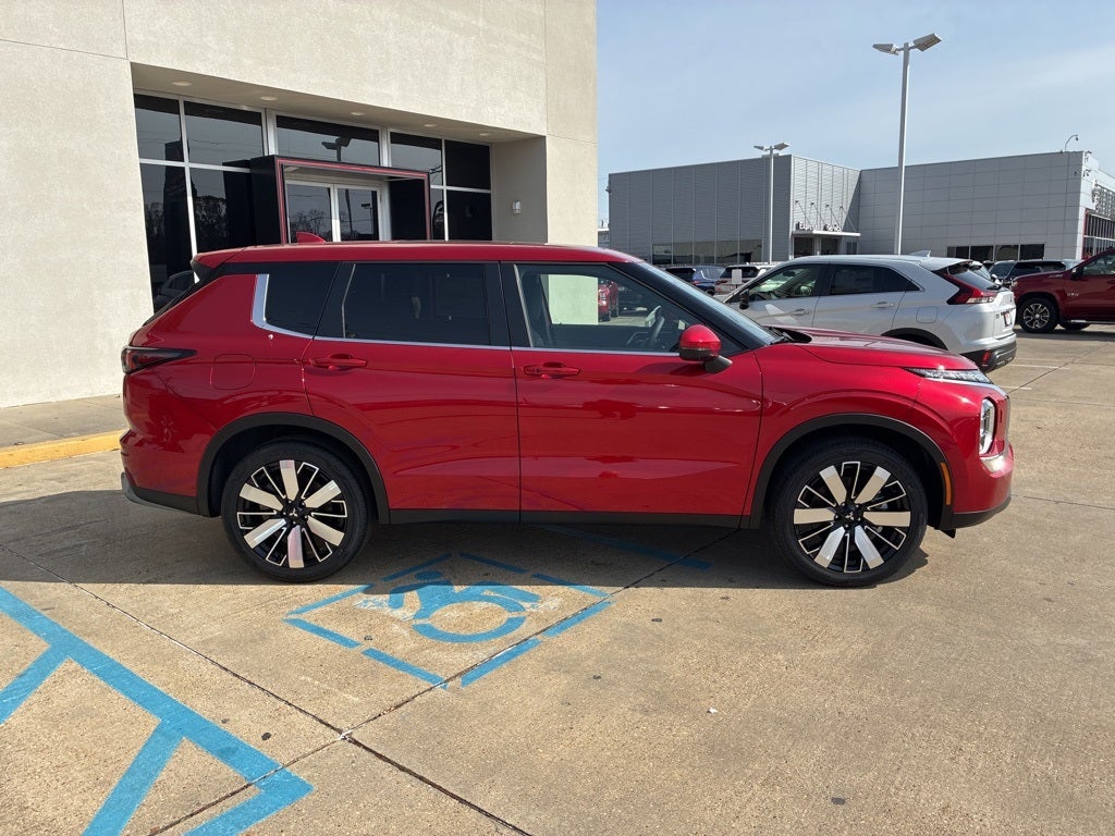 2026 Mitsubishi Outlander SE