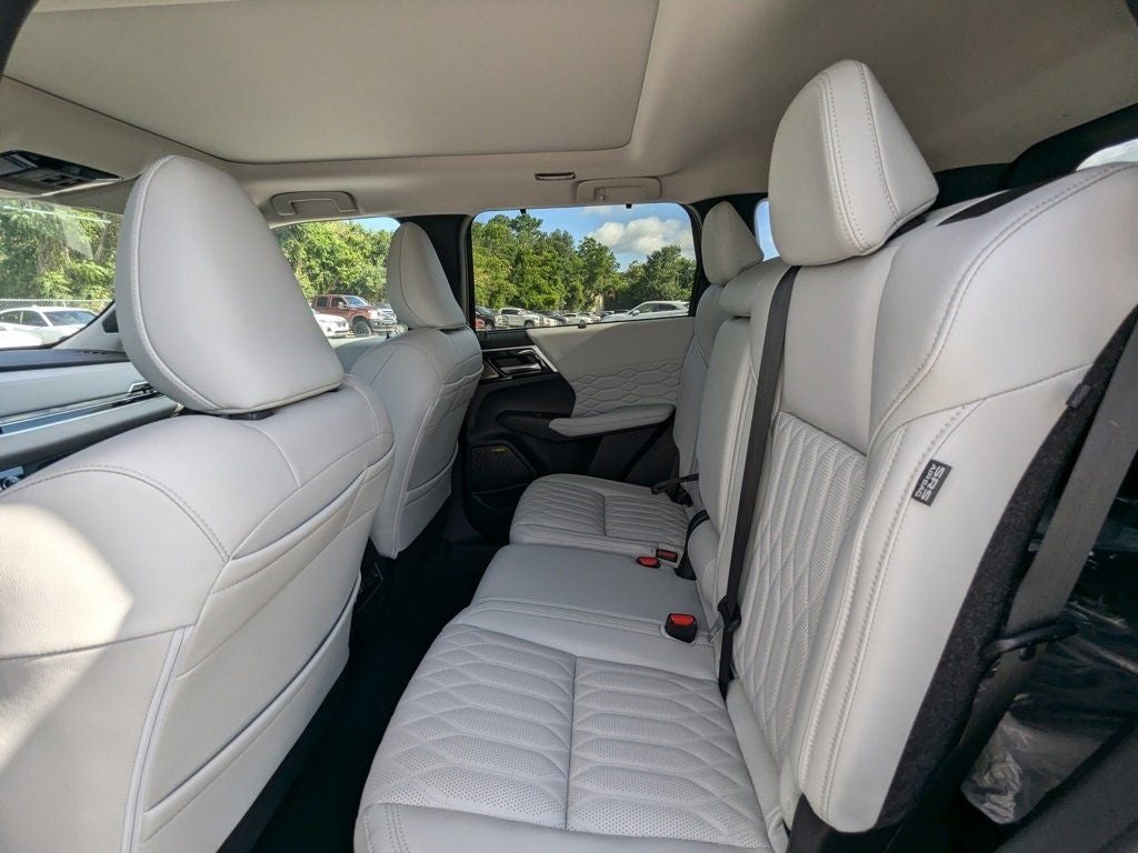 2025 Mitsubishi Outlander Platinum Edition