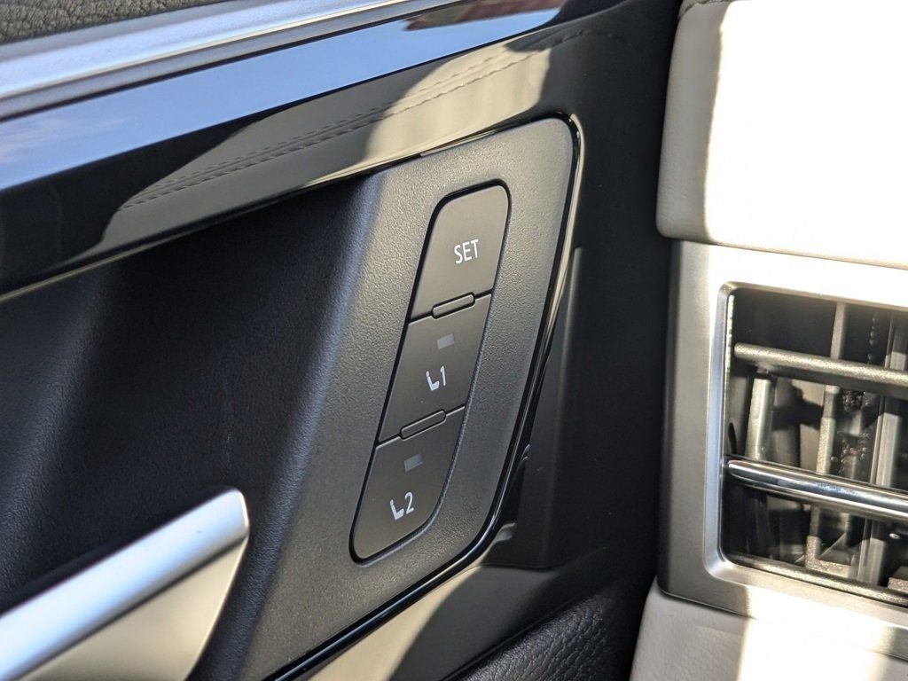 2025 Mitsubishi Outlander Platinum Edition