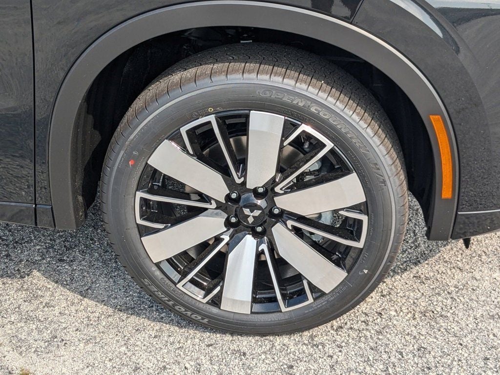 2025 Mitsubishi Outlander Platinum Edition