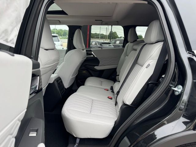 2025 Mitsubishi Outlander Platinum Edition