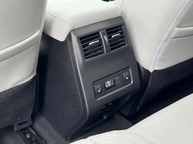 2025 Mitsubishi Outlander Platinum Edition