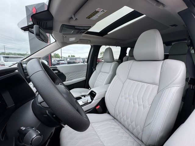 2025 Mitsubishi Outlander Platinum Edition