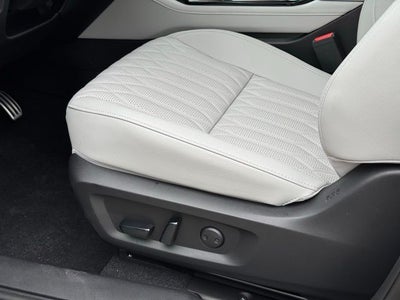 2025 Mitsubishi Outlander Platinum Edition