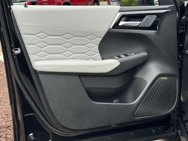 2025 Mitsubishi Outlander Platinum Edition