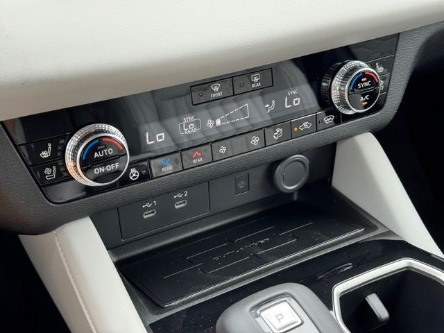 2025 Mitsubishi Outlander Platinum Edition