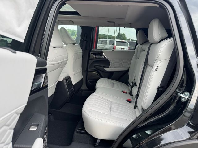 2025 Mitsubishi Outlander Platinum Edition