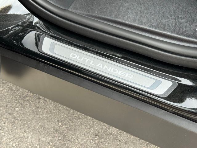 2025 Mitsubishi Outlander Platinum Edition