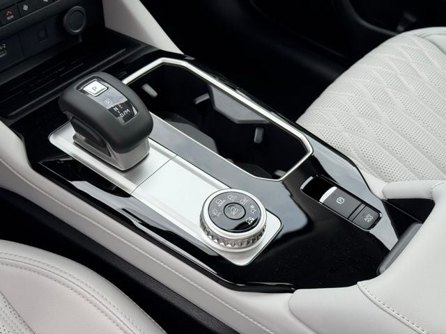 2025 Mitsubishi Outlander Platinum Edition