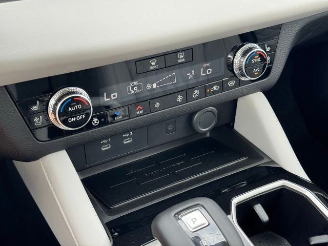 2025 Mitsubishi Outlander Platinum Edition