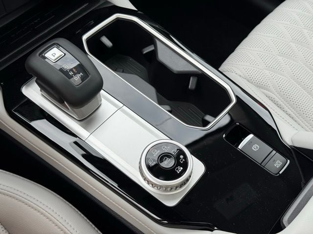 2025 Mitsubishi Outlander Platinum Edition