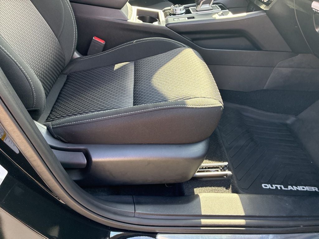 2024 Mitsubishi Outlander PHEV ES