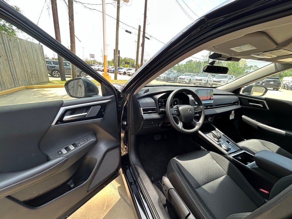 2025 Mitsubishi Outlander PHEV ES