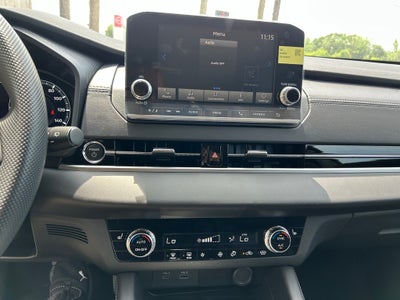 2025 Mitsubishi Outlander PHEV ES