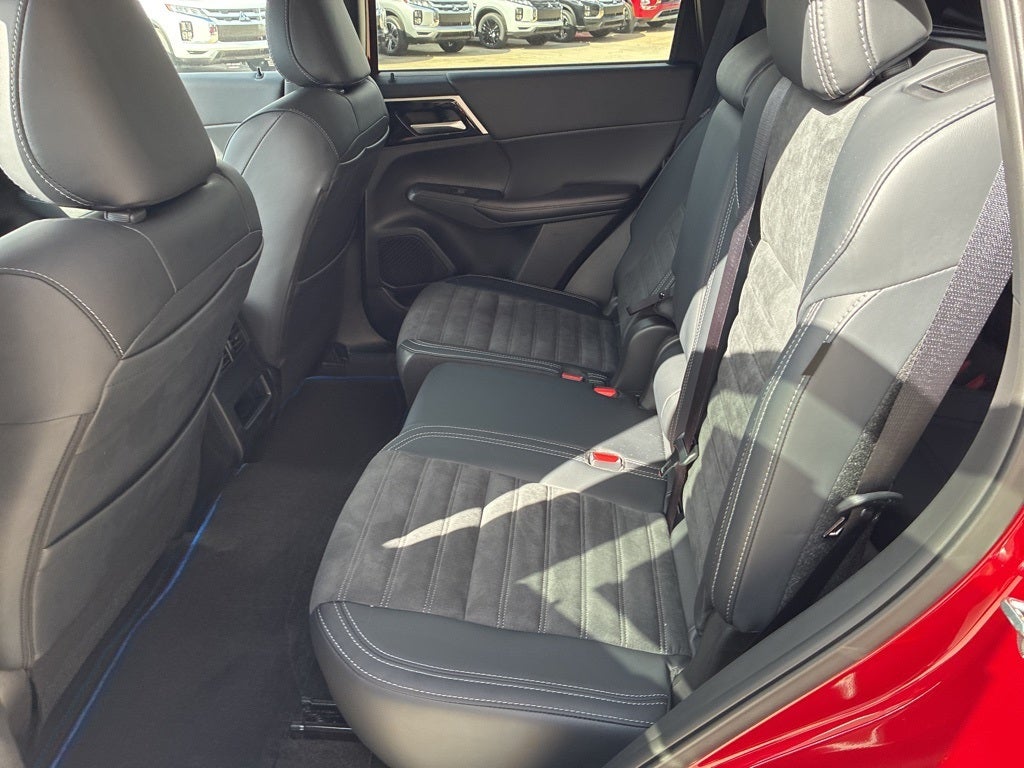 2025 Mitsubishi Outlander PHEV SE