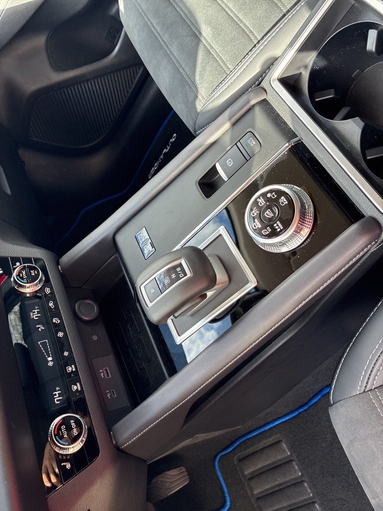 2025 Mitsubishi Outlander PHEV SE