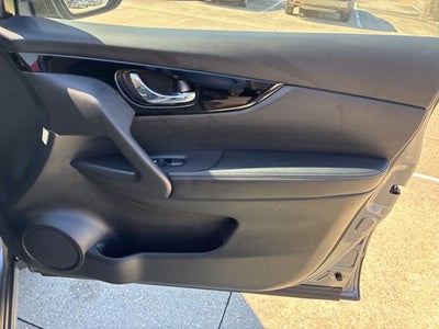 2022 Nissan Rogue Sport SV