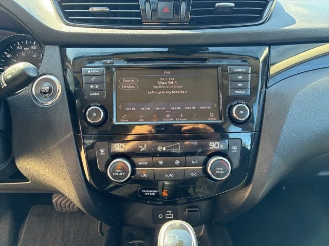 2022 Nissan Rogue Sport SV