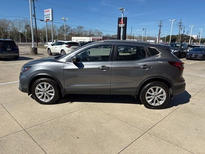 2022 Nissan Rogue Sport SV